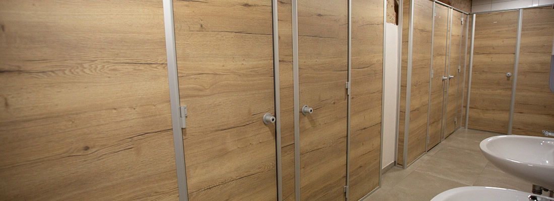 WC-Trennwand aus HPL - NA 13 mit Sonderdekor